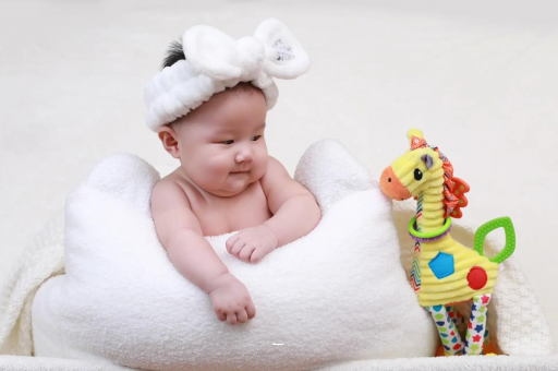 荣成宝宝打嗝吐奶怎么回事